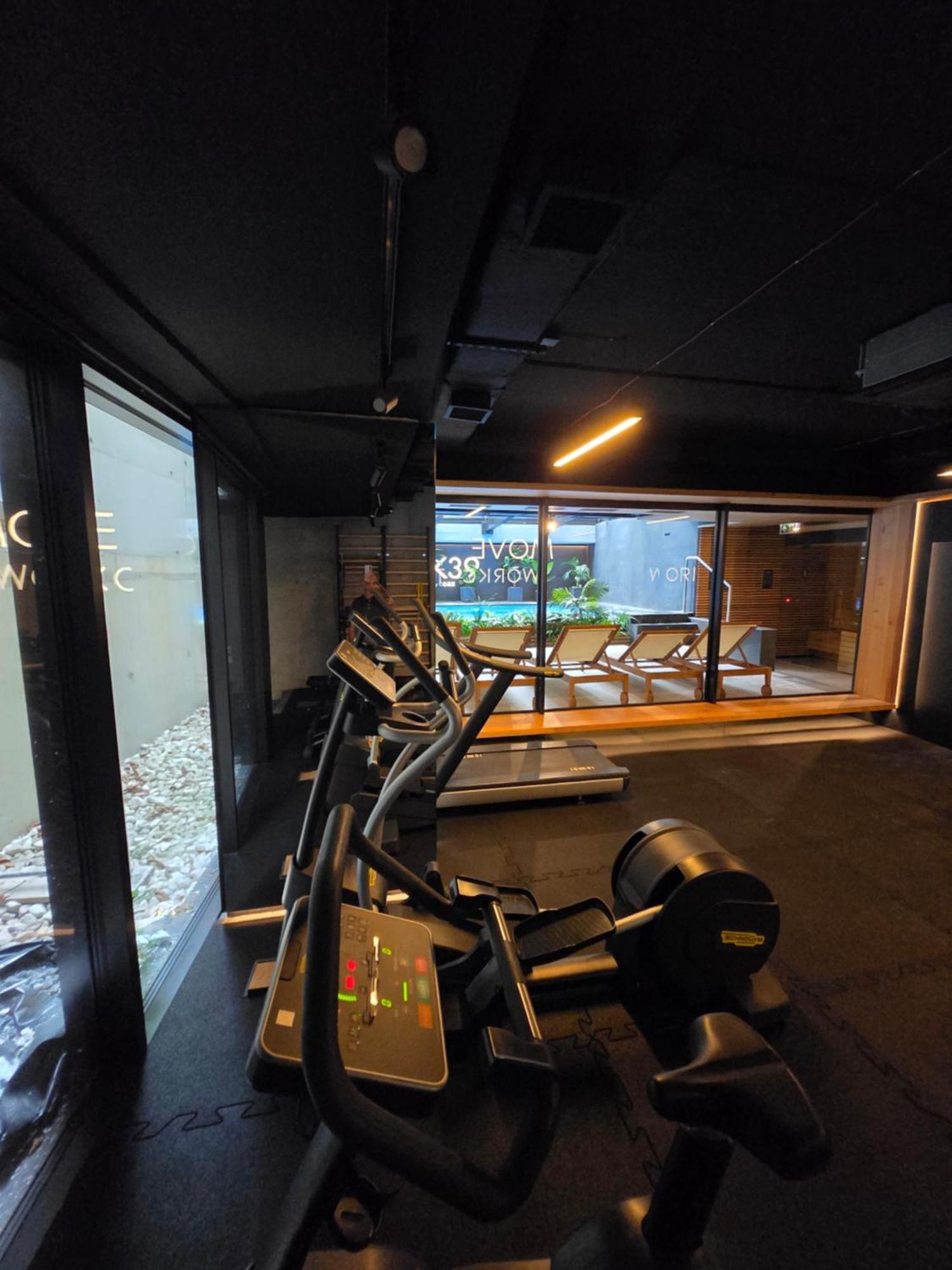 Luxury Spa City Center Apartments, Pool & Sauna & Gym & Self Check In 24 H & Free Parking Cracóvia Exterior foto
